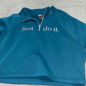 Cropped Nike quarter zip